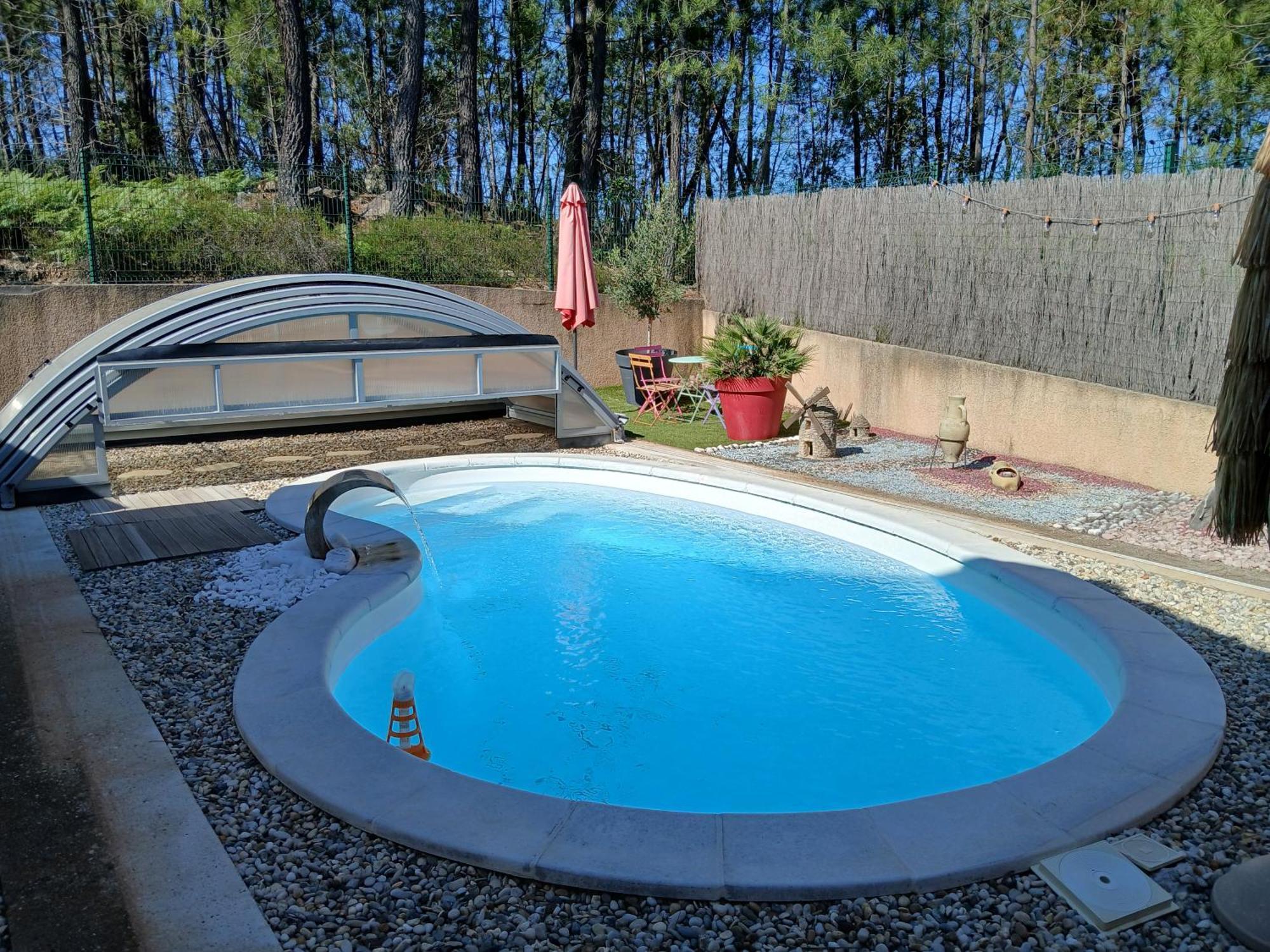 Chalet Charmant Avec Piscine Mercuer Esterno foto