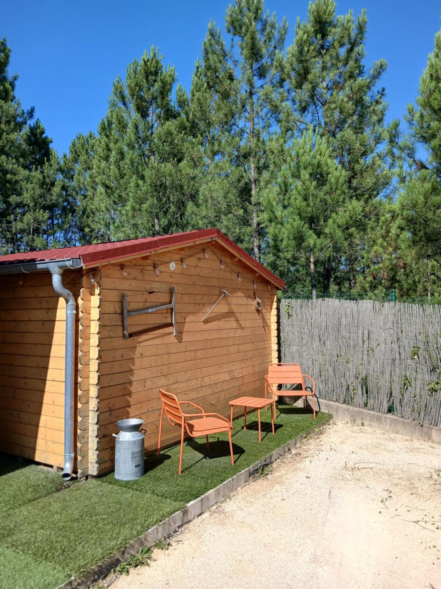 Chalet Charmant Avec Piscine Mercuer Esterno foto