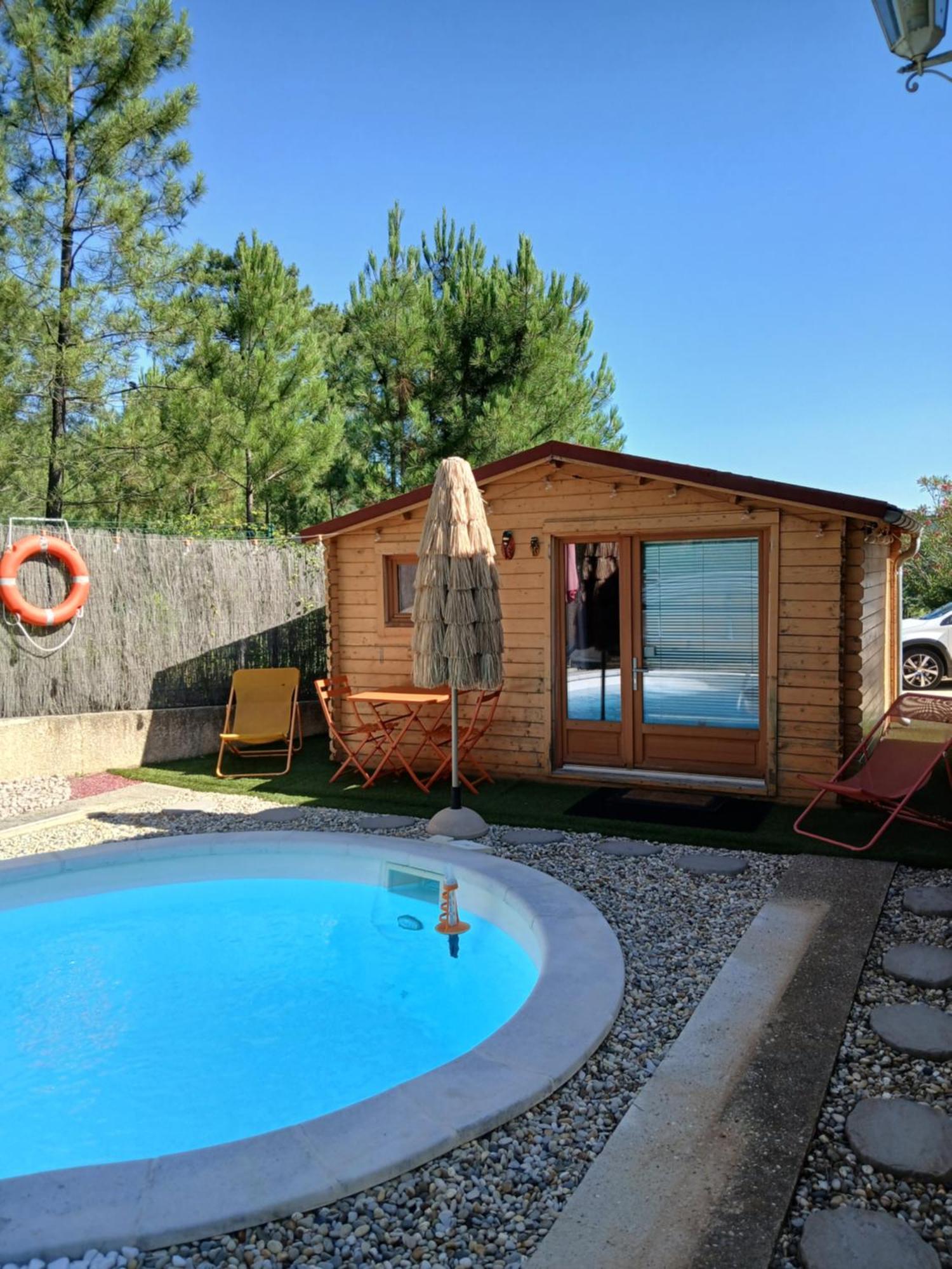 Chalet Charmant Avec Piscine Mercuer Esterno foto
